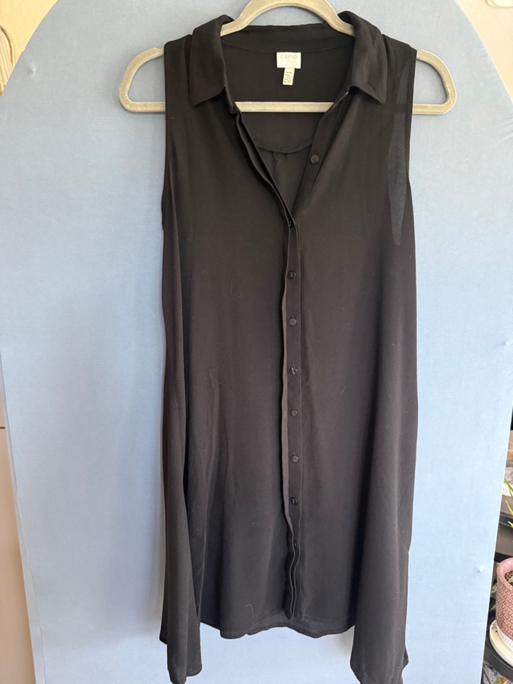 Cupio Black Sleeveless Button-Down Collared Tunic